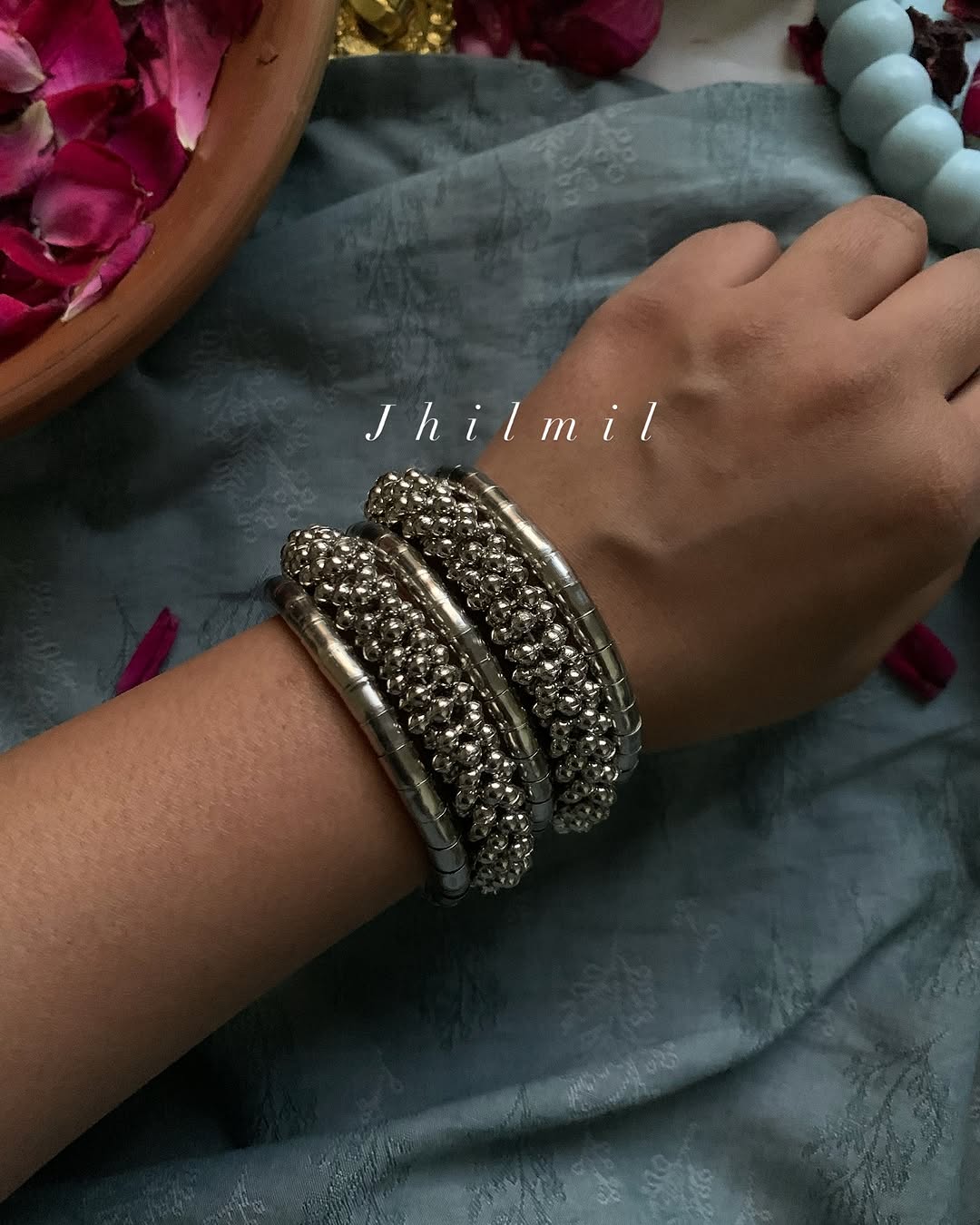 Spiral handcuff - B