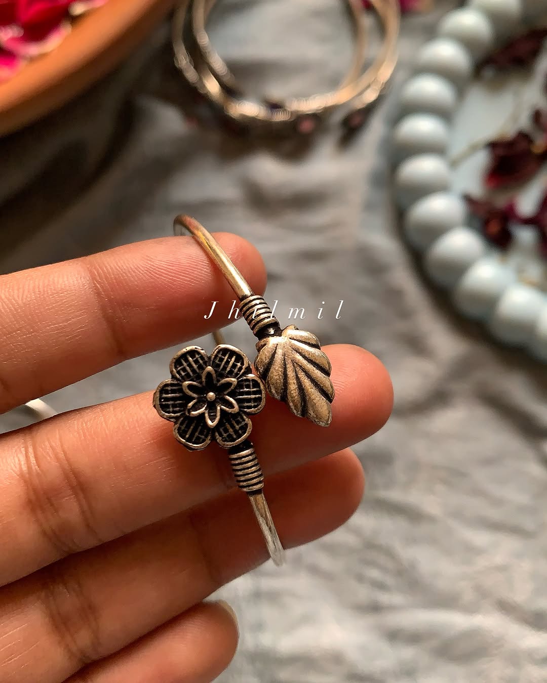 Daily wear Handcuff - phool Design