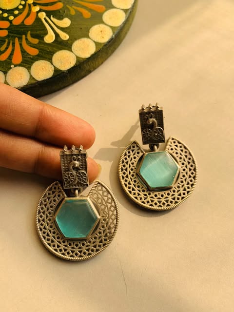 Hexagon Mor Carved ear Candy