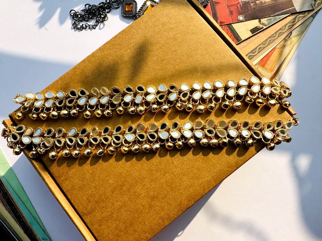 Sheesha kundan anklets