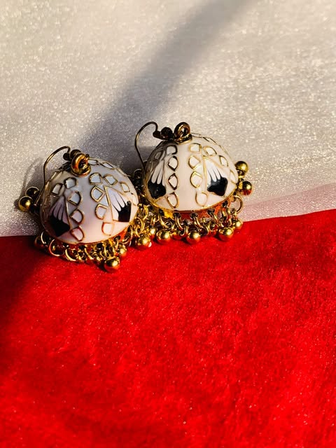 Meena Jhumki