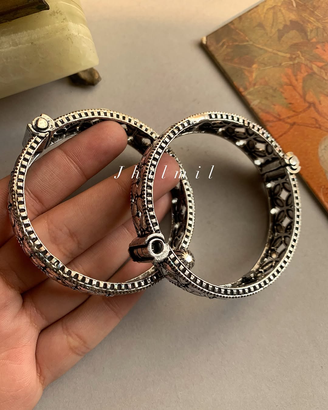Jaal Oxidized Polished Kara