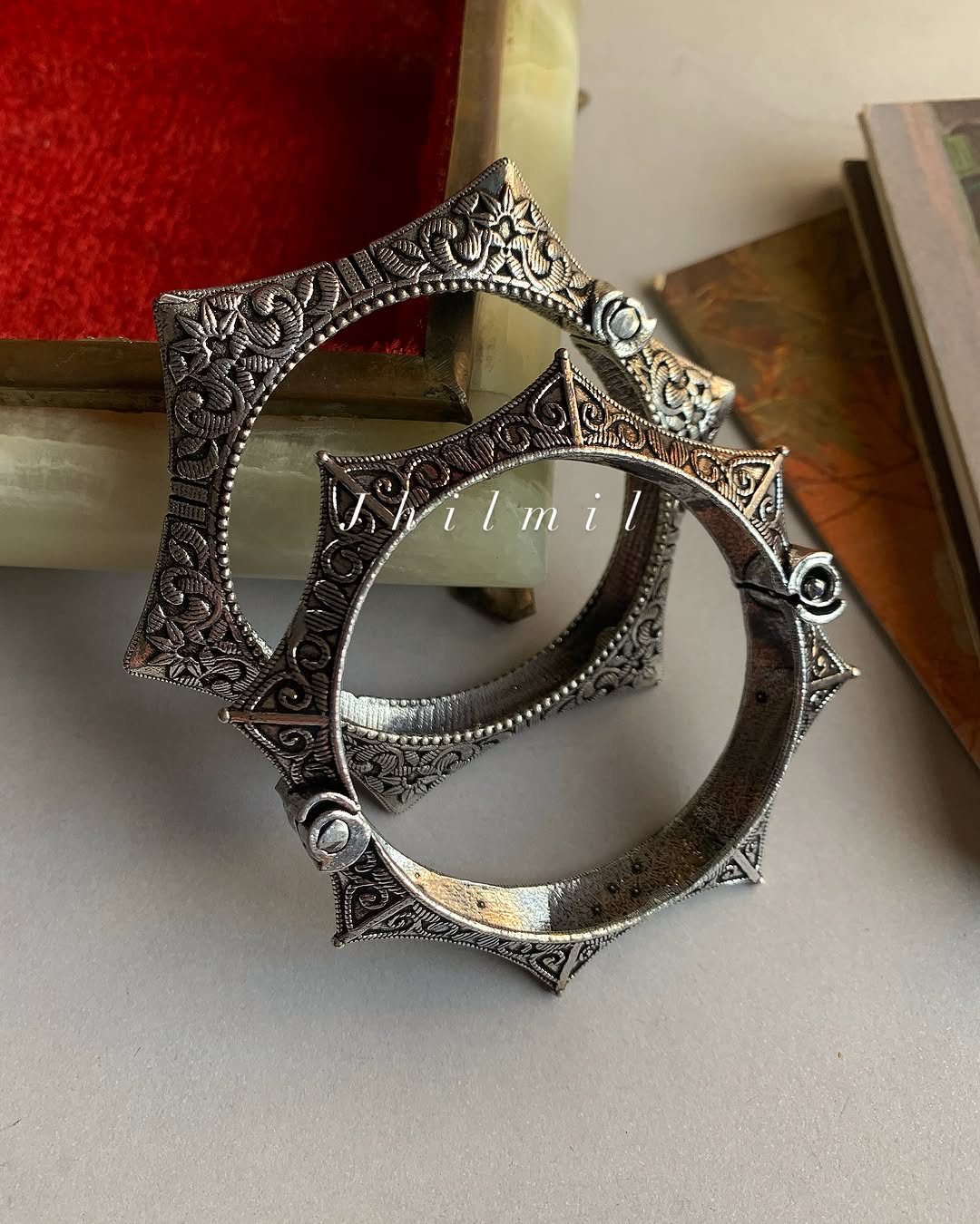 Sitara Oxidized Polished Kara