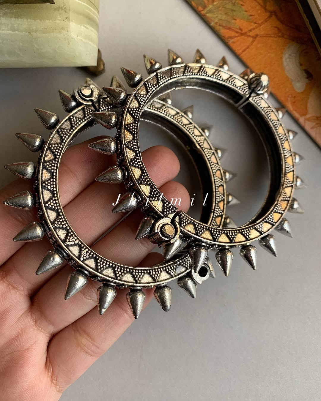 Silver polish spikes kara