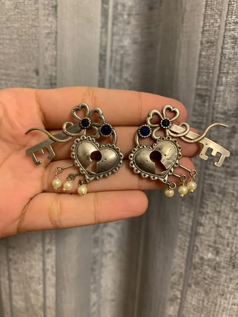 Lock heart Ear candy