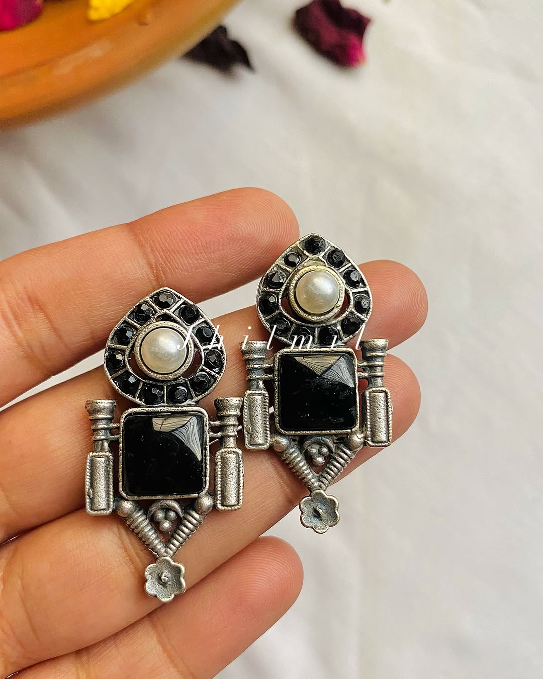 Mashal Ear candy