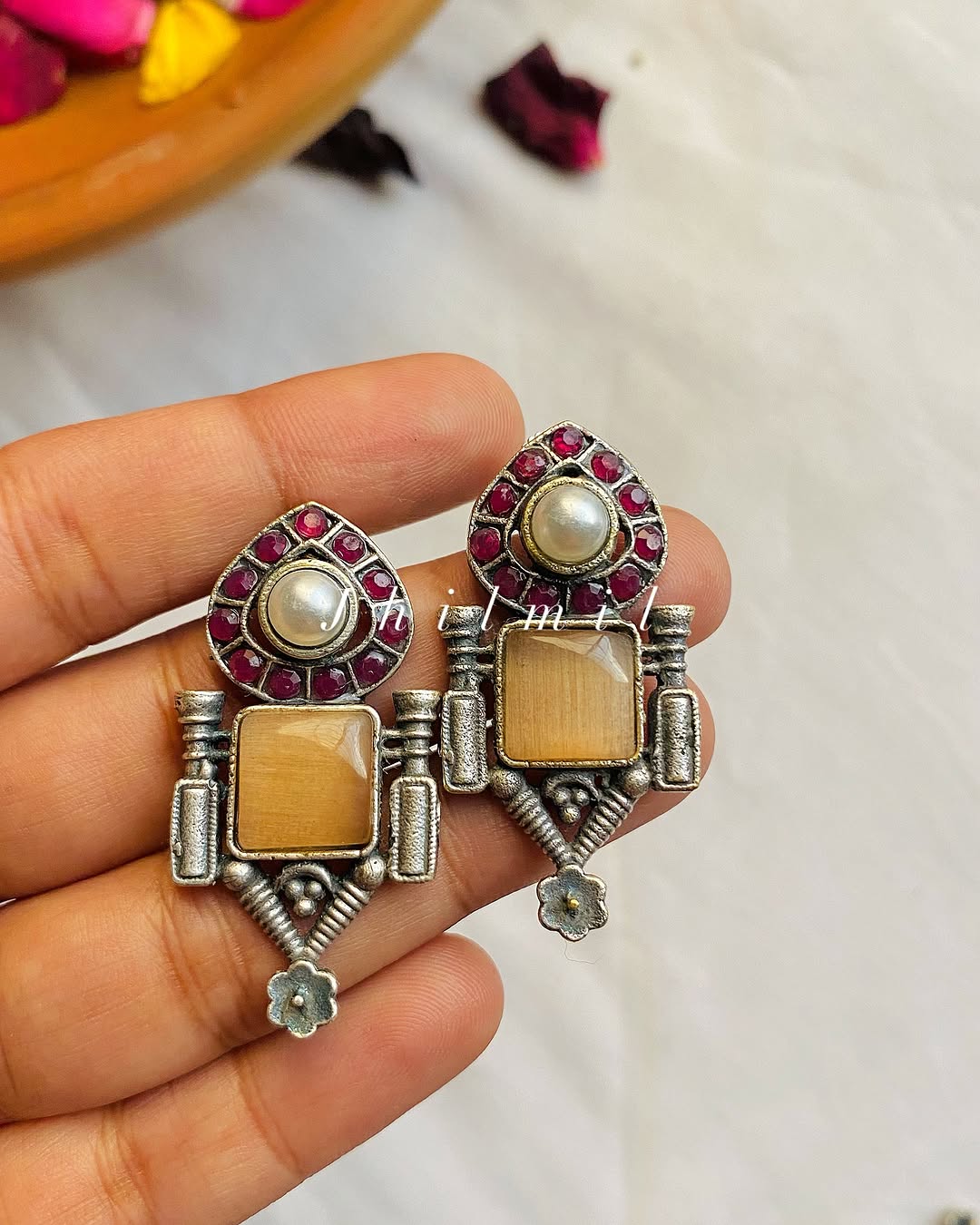 Mashal Ear candy