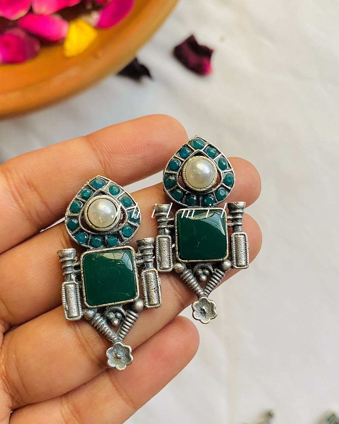 Mashal Ear candy