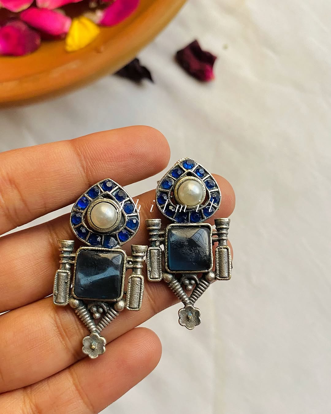 Mashal Ear candy