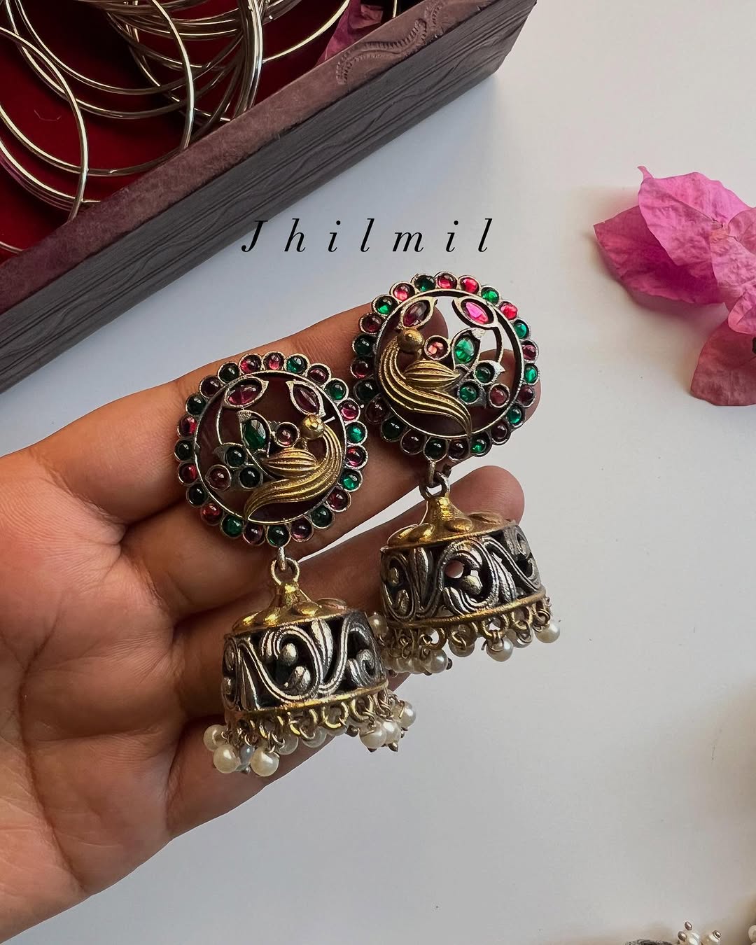 Mahfiruz dual tone jhumki