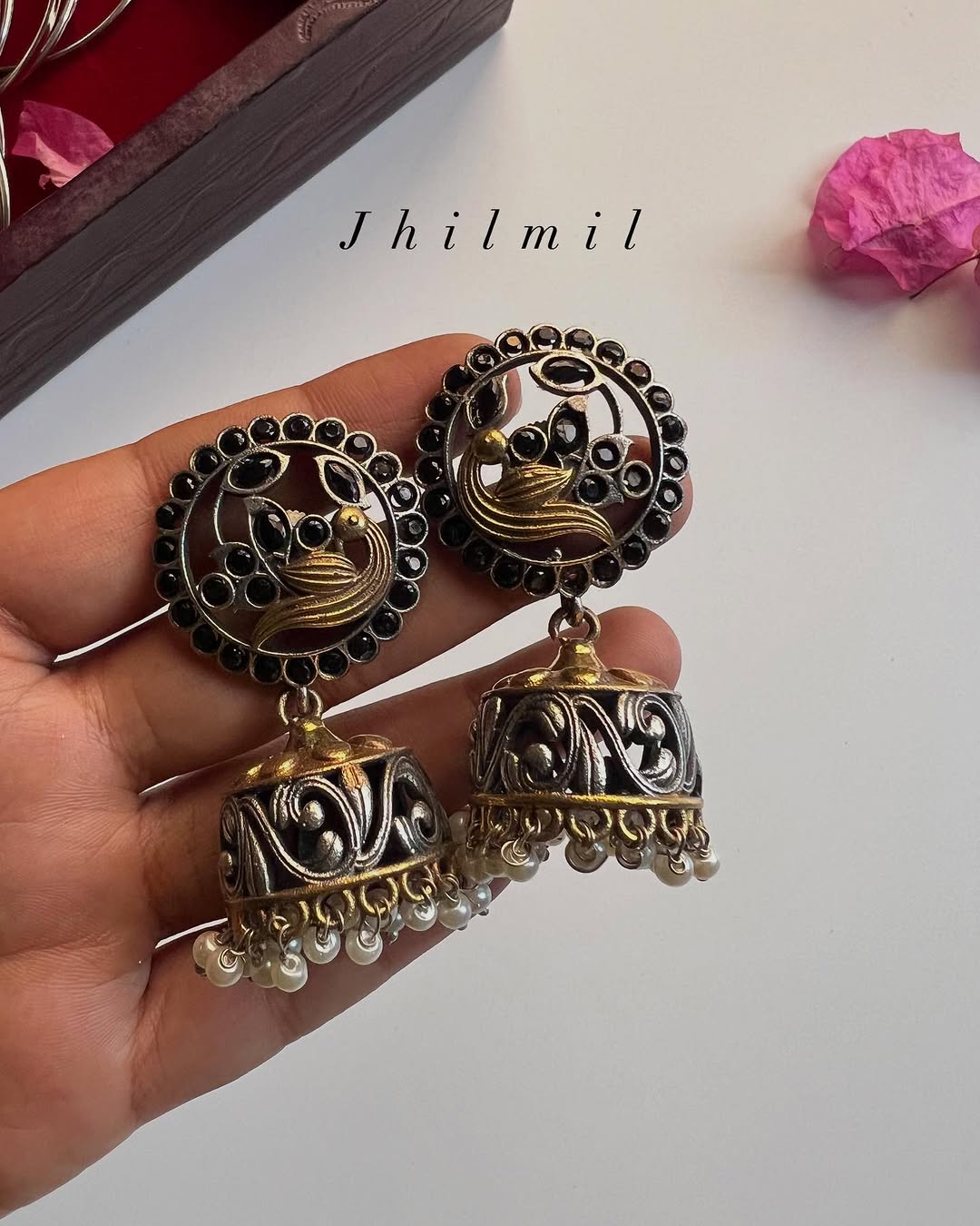 Mahfiruz dual tone jhumki