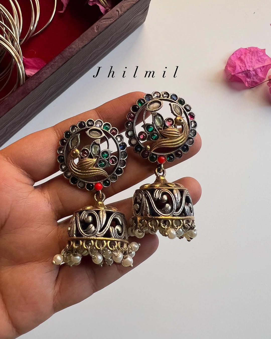 Mahfiruz dual tone jhumki