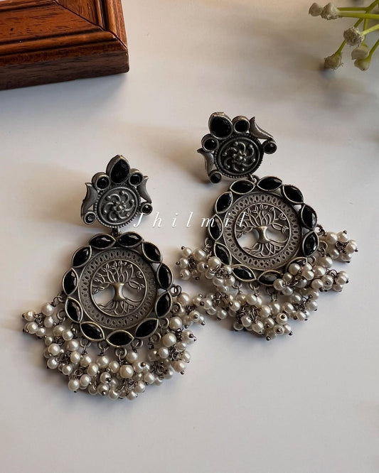 Tree Motif Ear Candy