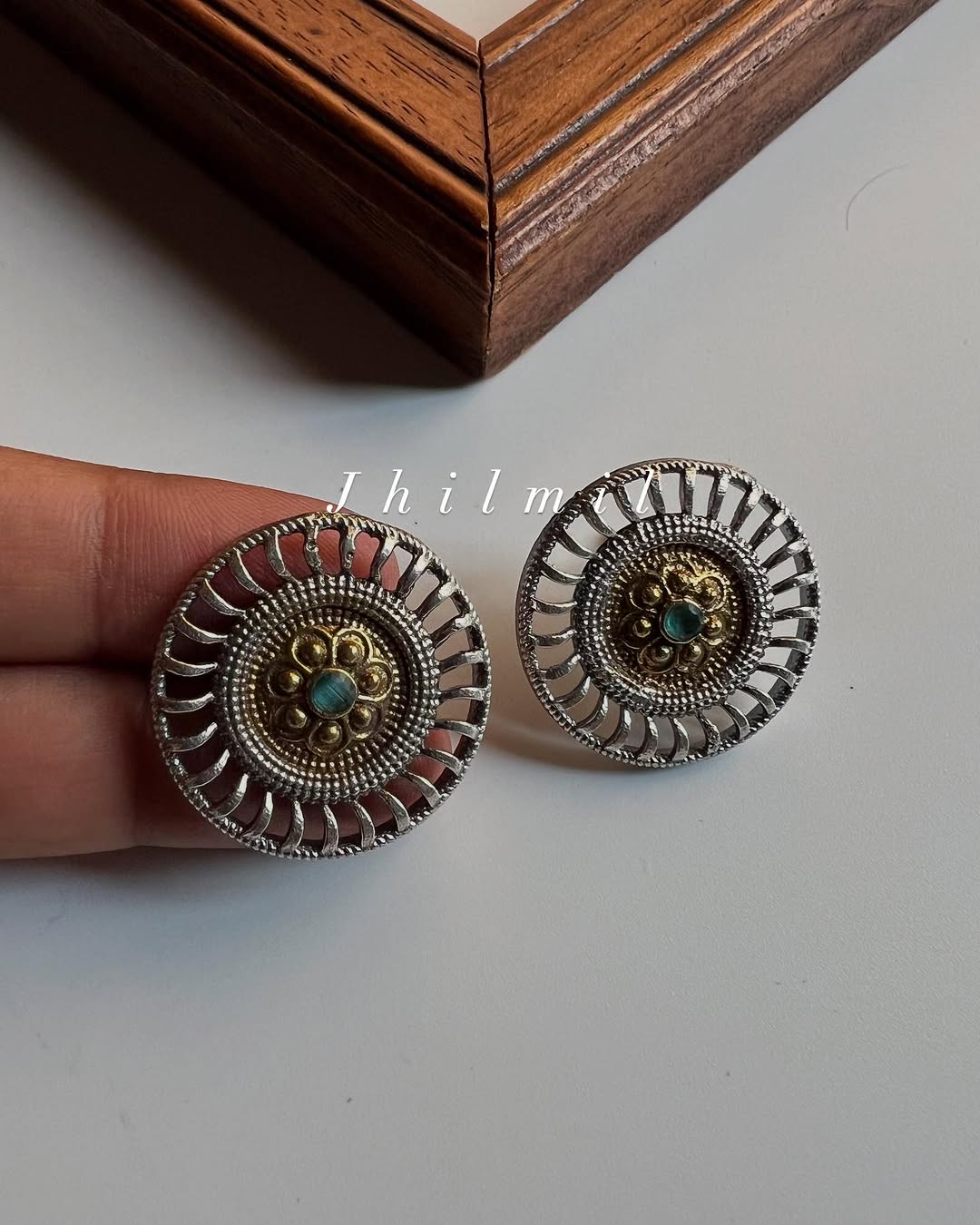 Circled Dual Tone Studs