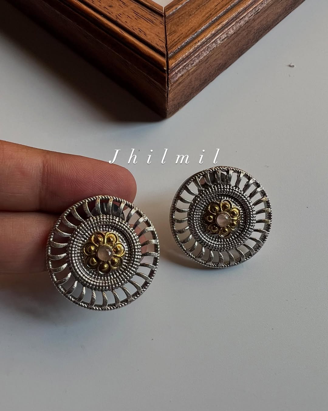 Circled Dual Tone Studs