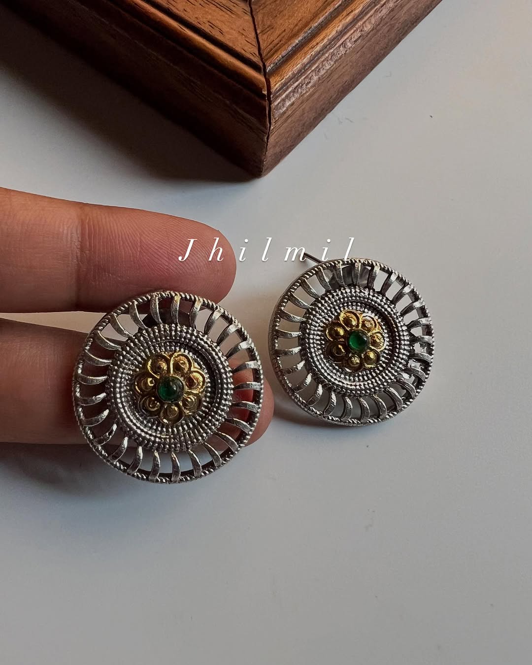 Circled Dual Tone Studs