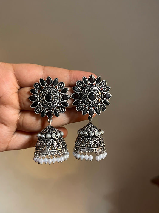 Nargis Moti Jhumki