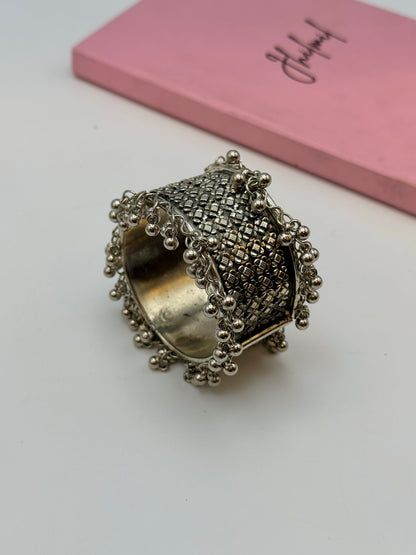 Eid Oxidized Handcuff