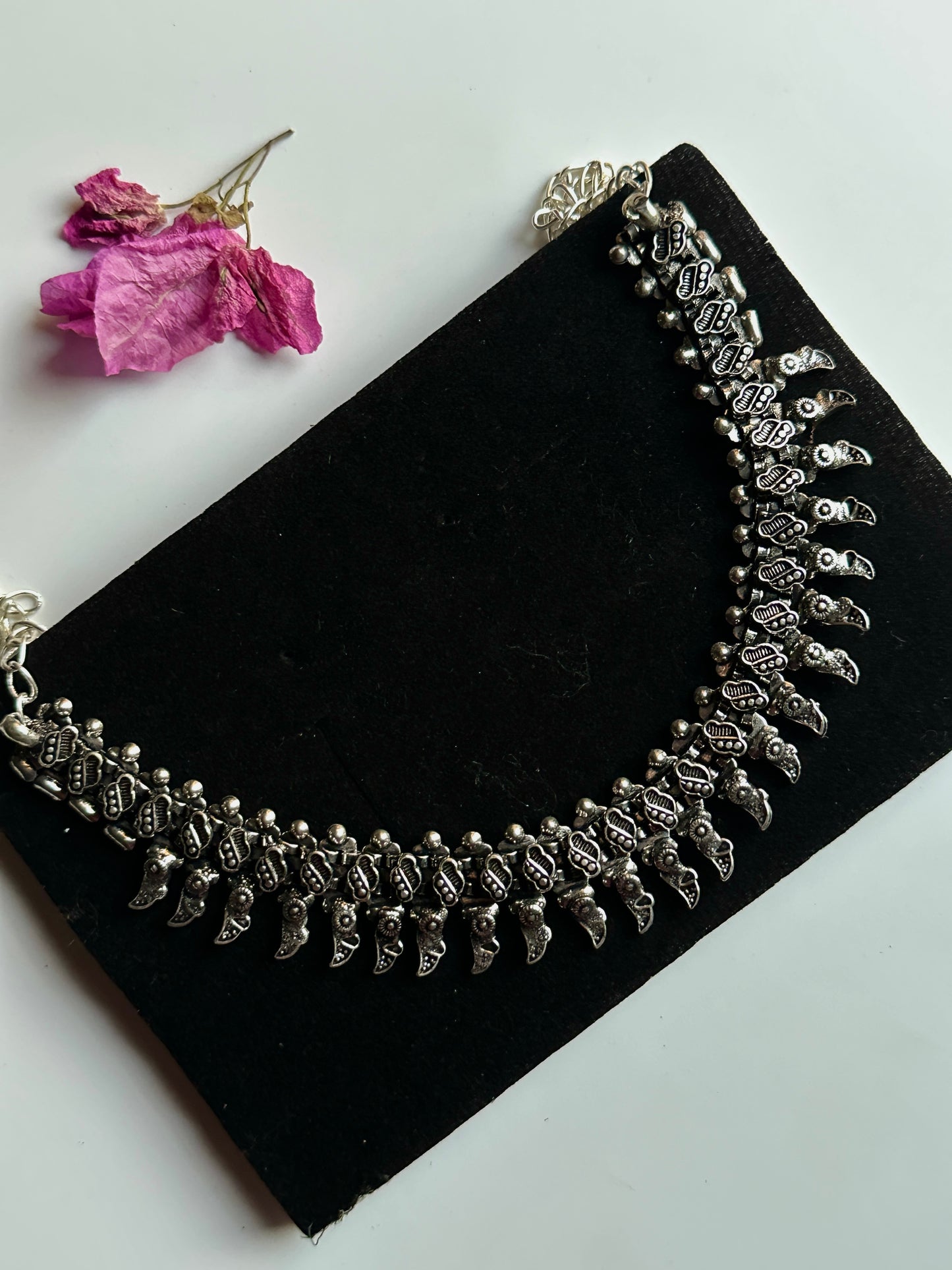 Minimal Choker Design 6