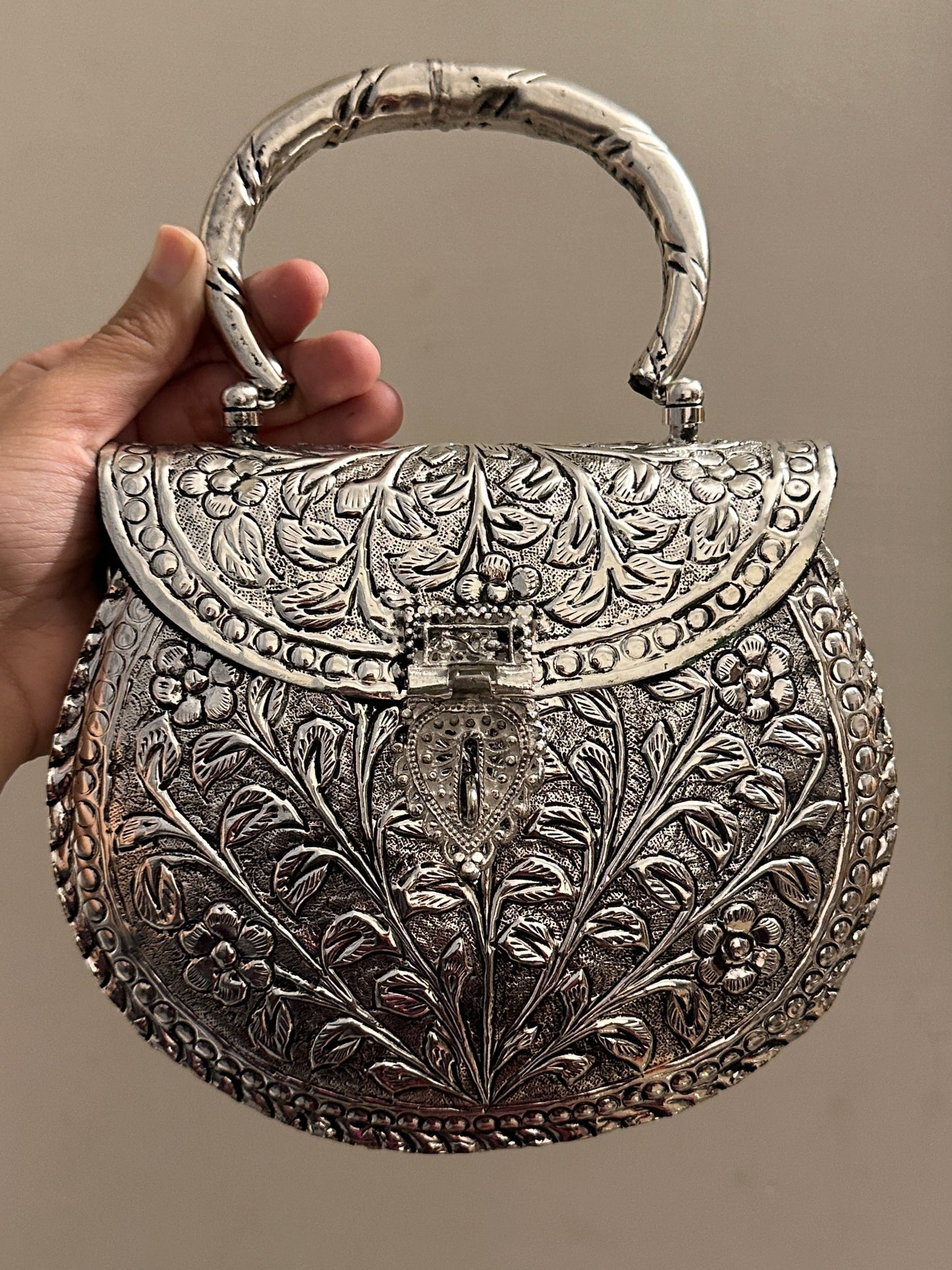 Rajasthani Metal Clutch Design 3