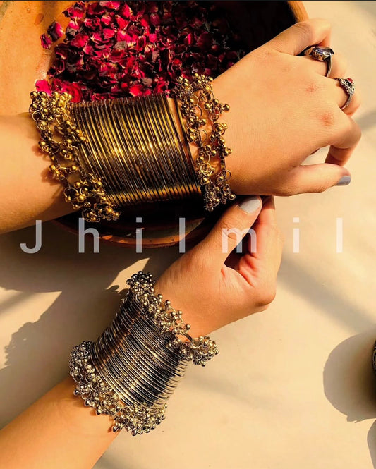Hasrat Bangles set