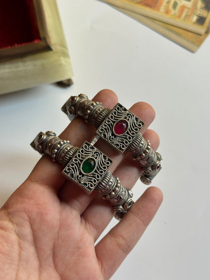 Stone Tribal Kara