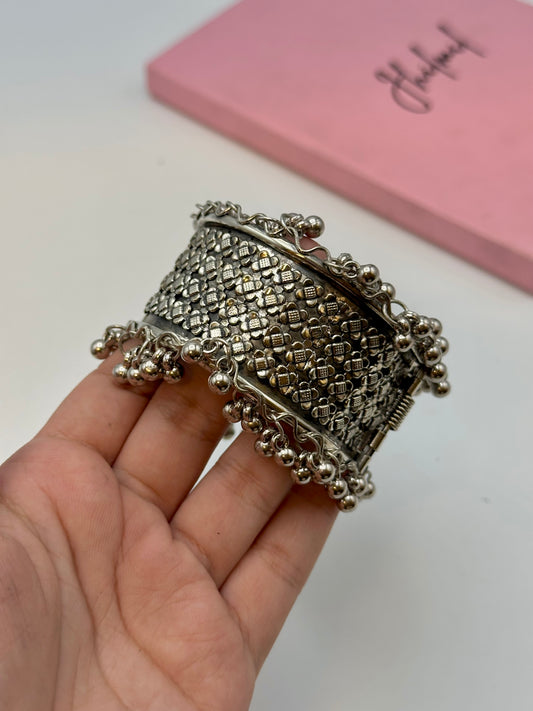 Eid Oxidized Handcuff