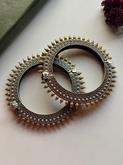 Dual Tone Spikes Kara