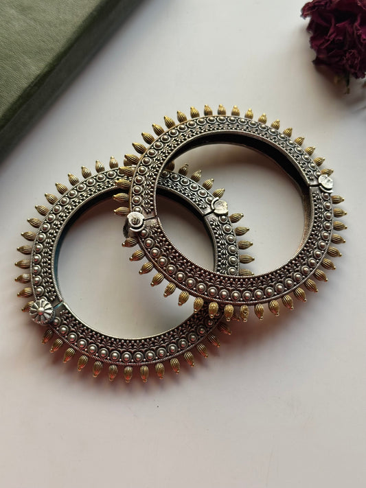 Dual Tone Spikes Kara