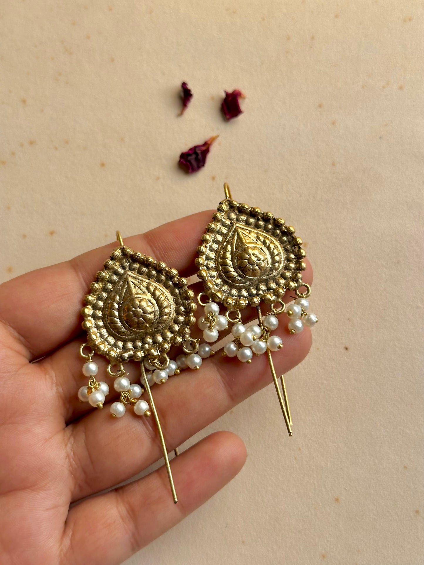 Paan Pin Earcuff