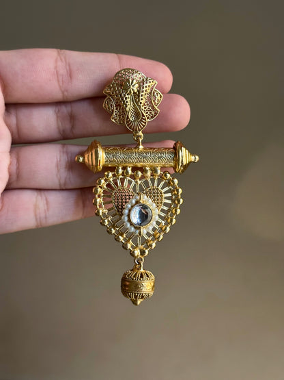 Dil Danglers