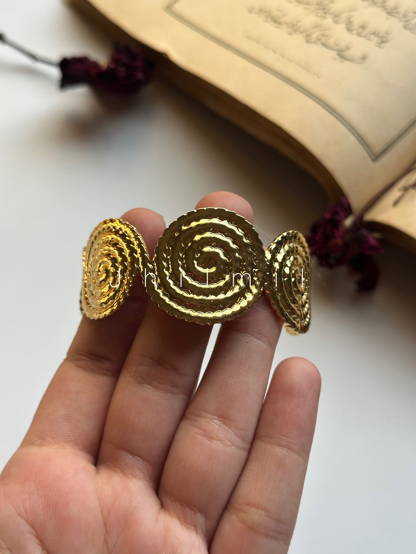 Golden Circular Handcuff