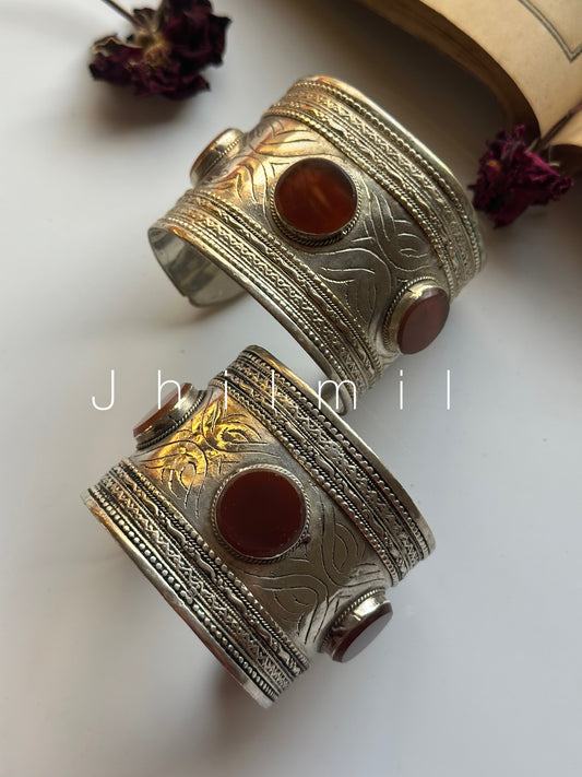 Vintage Metal Handcuff -1