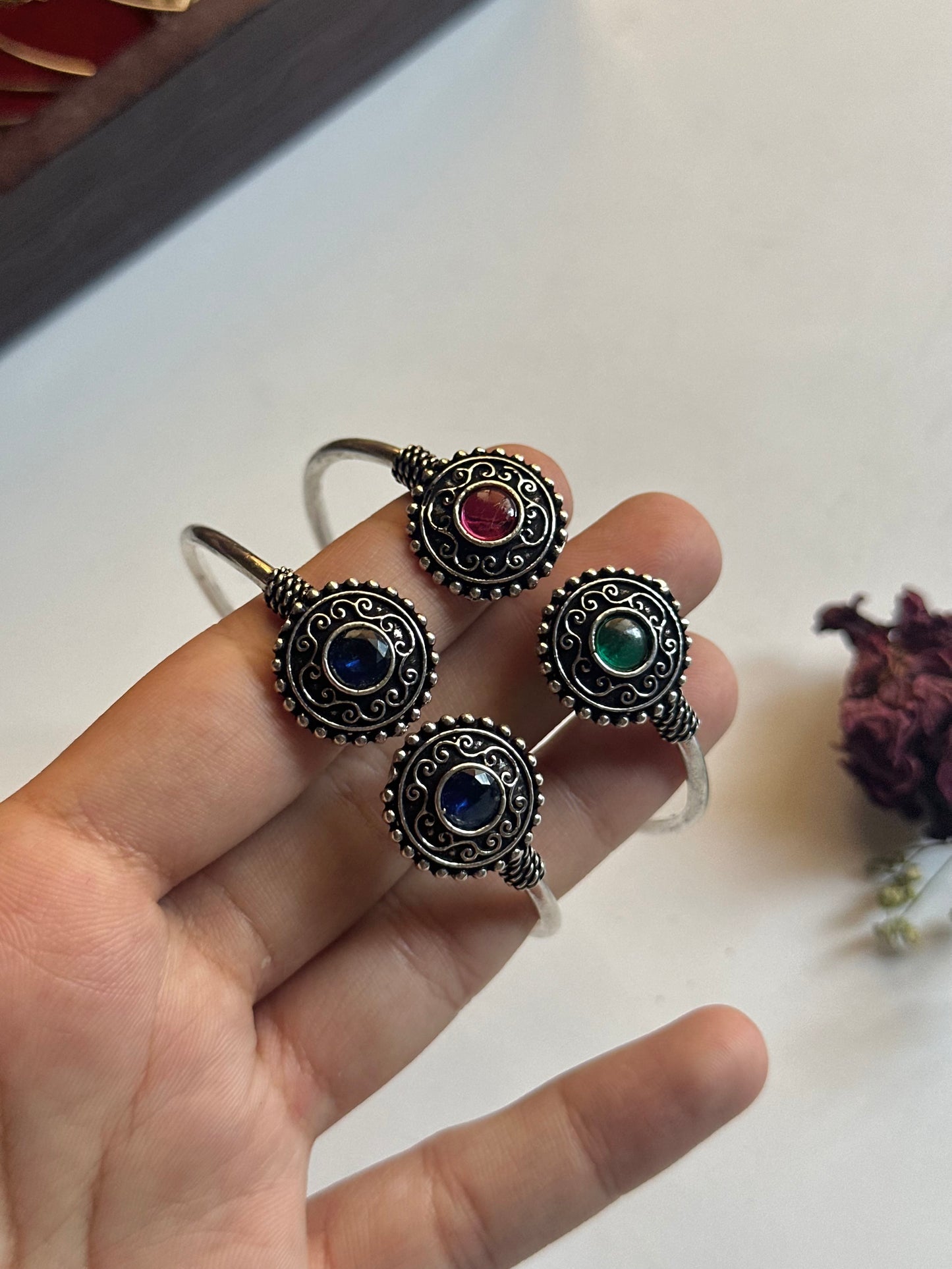 Round Stone Handcuff