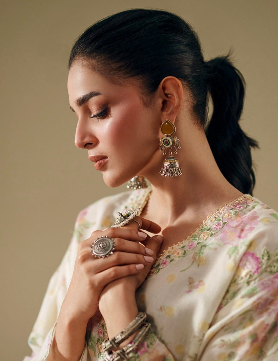 Rekha Jhumka