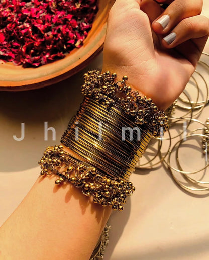 Hasrat Bangles set