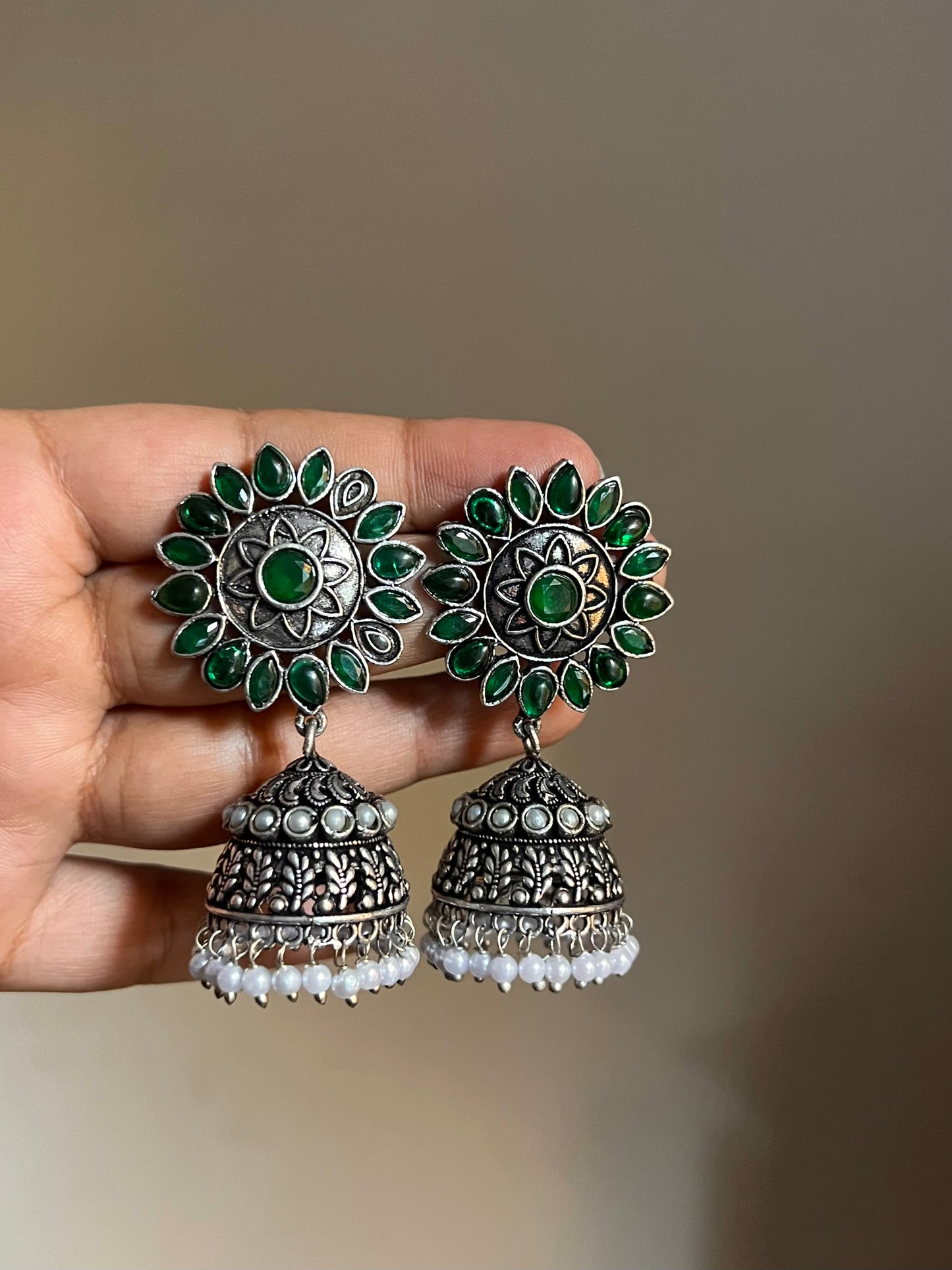 Nargis Moti Jhumki