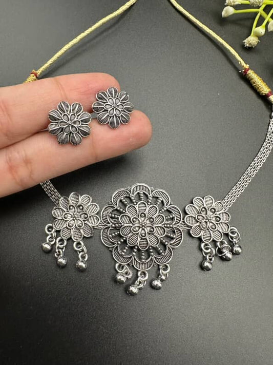 Minimal Oxidized Choker - 04