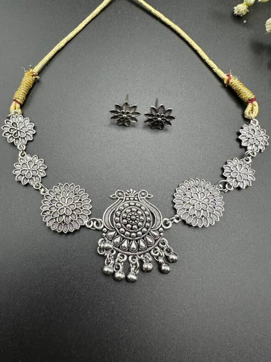 Minimal Oxidized Choker - 02