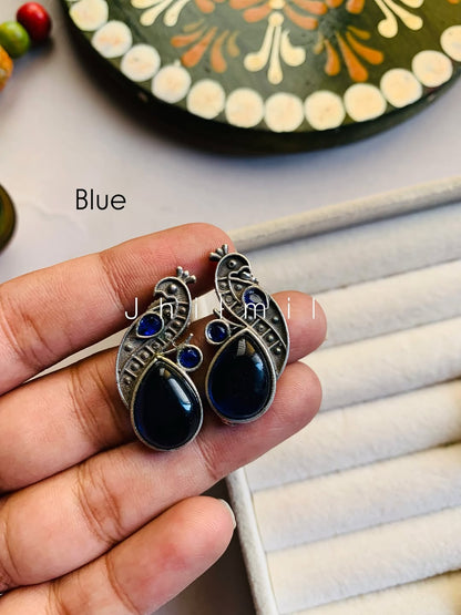 Mini peacock studs