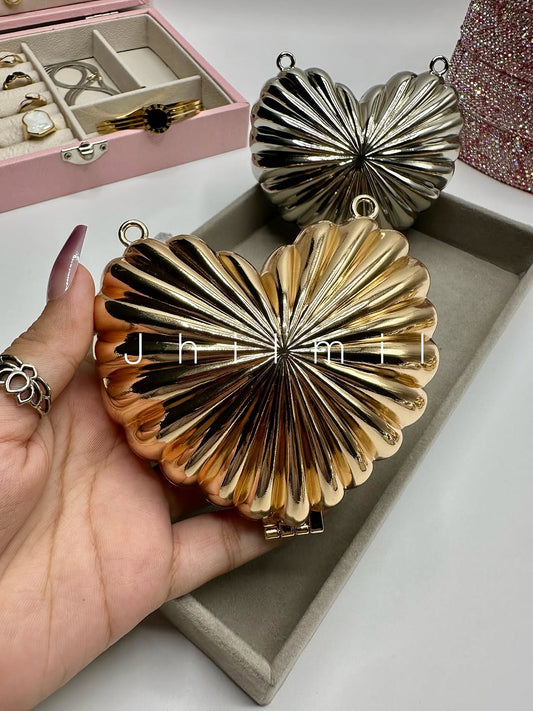 Mini Heart Metal Clutch