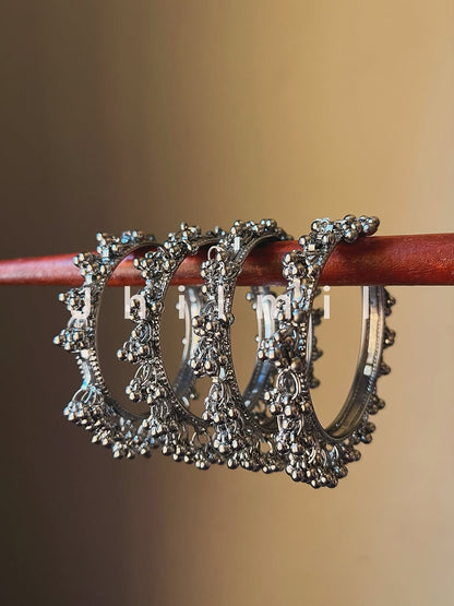 Zeenat Bangles set
