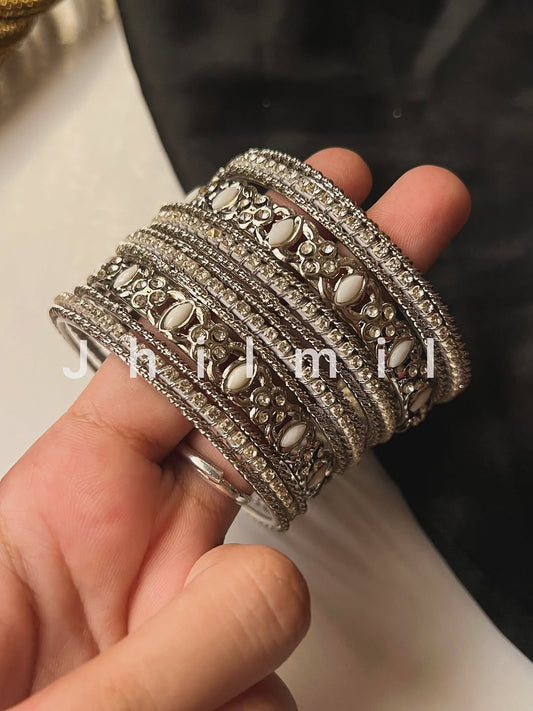 Silver Naqsh Bangles Set