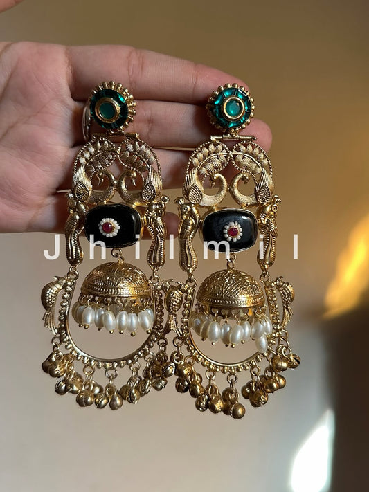 Paheli Jhumka