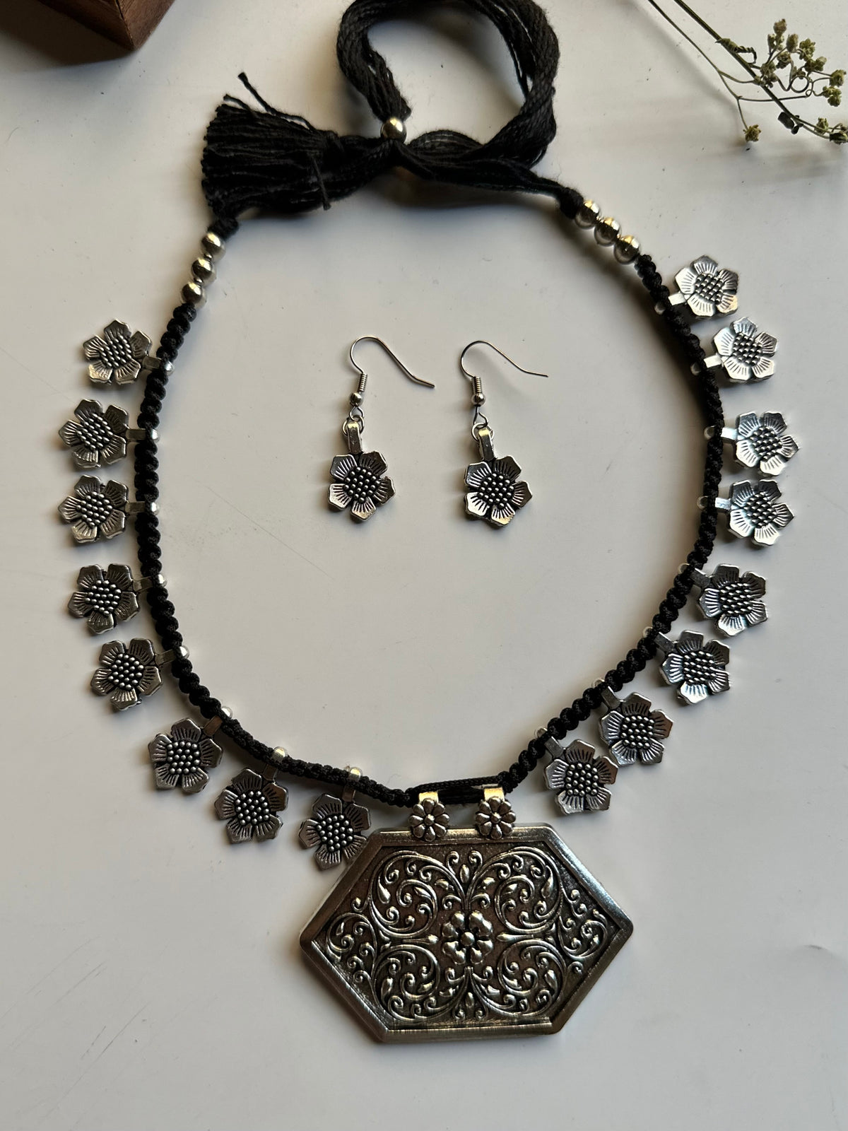 Hexa Choker Set