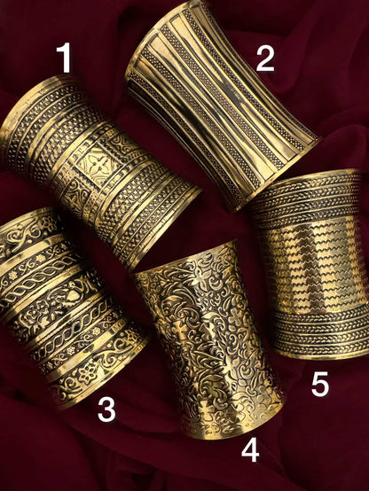 Adjustable Golden metallic Handcuff