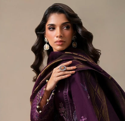 Peacock pearl Dangling ear candy