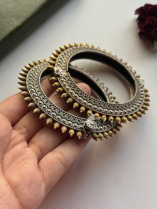 Dual Tone Spikes Kara
