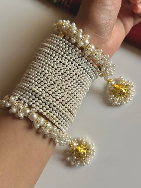 Gajra Moti Bangles Set