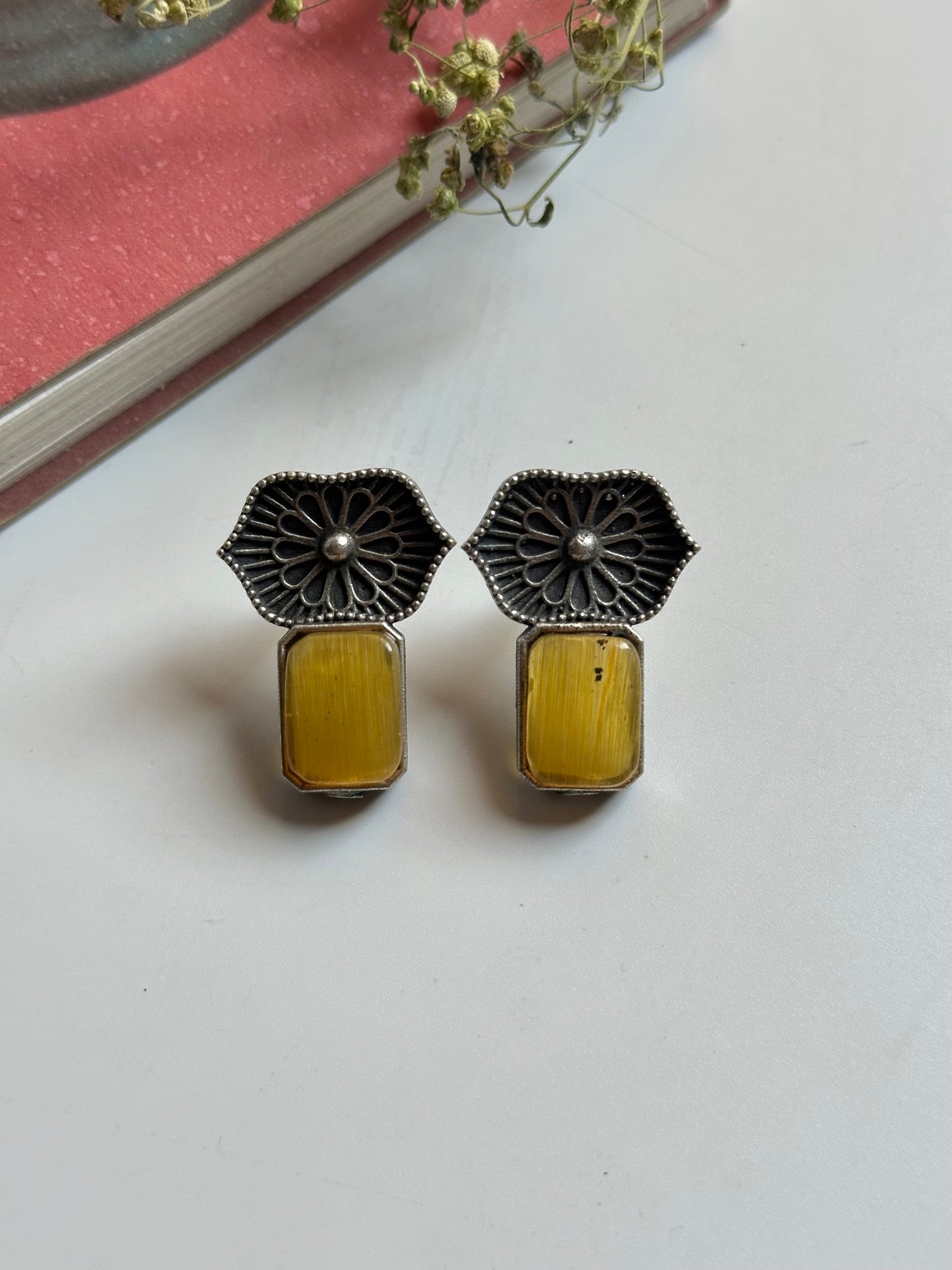 Daisy Studs